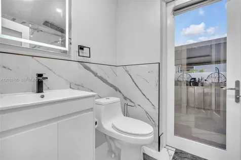 380 W 30th Street Hialeah FL 33012