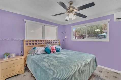 380 W 30th Street Hialeah FL 33012
