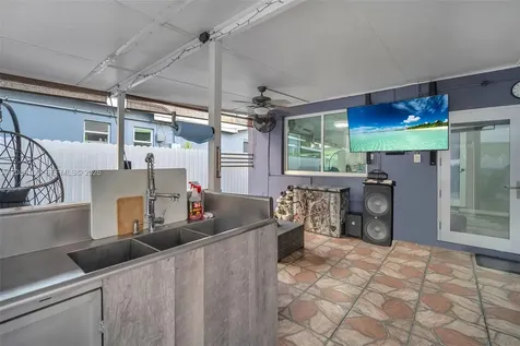 380 W 30th Street Hialeah FL 33012