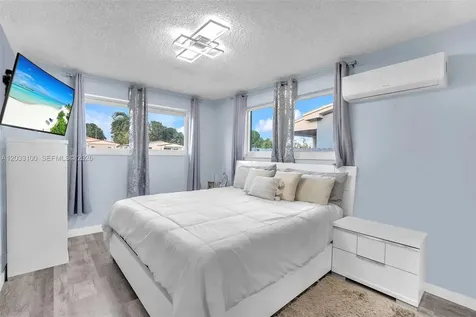380 W 30th Street Hialeah FL 33012