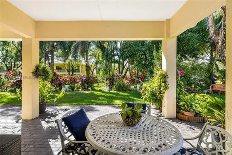 19086 SW 76th Avenue Cutler Bay FL 33157