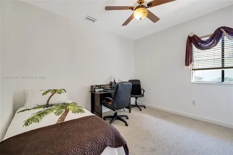 19086 SW 76th Avenue Cutler Bay FL 33157