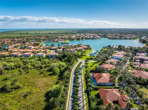 19086 SW 76th Avenue Cutler Bay FL 33157