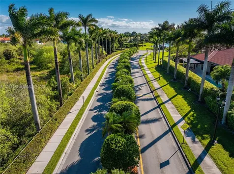 19086 SW 76th Avenue Cutler Bay FL 33157