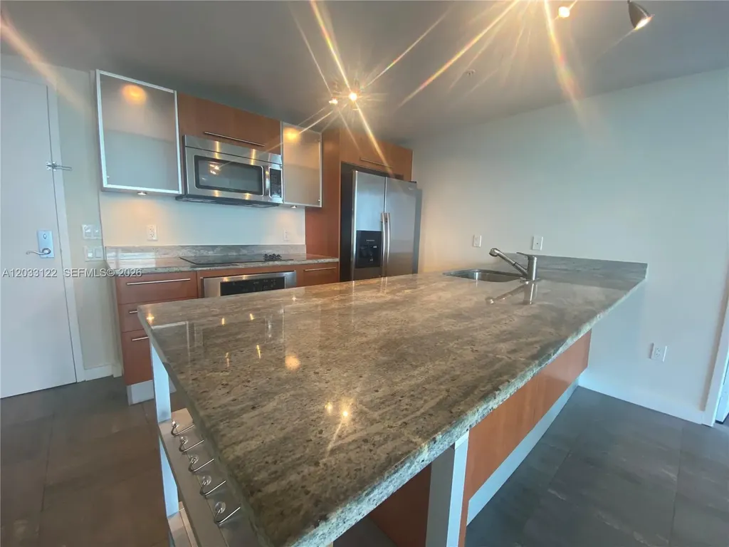 185 SW 7th Street Miami FL 33130