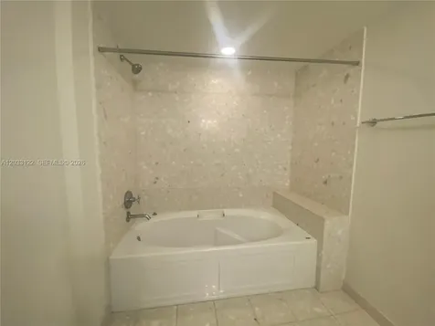 185 SW 7th Street Miami FL 33130