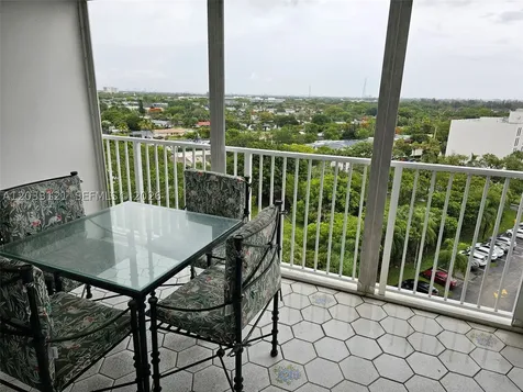 3850 Washington Street Hollywood FL 33021