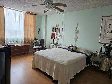 3850 Washington Street Hollywood FL 33021