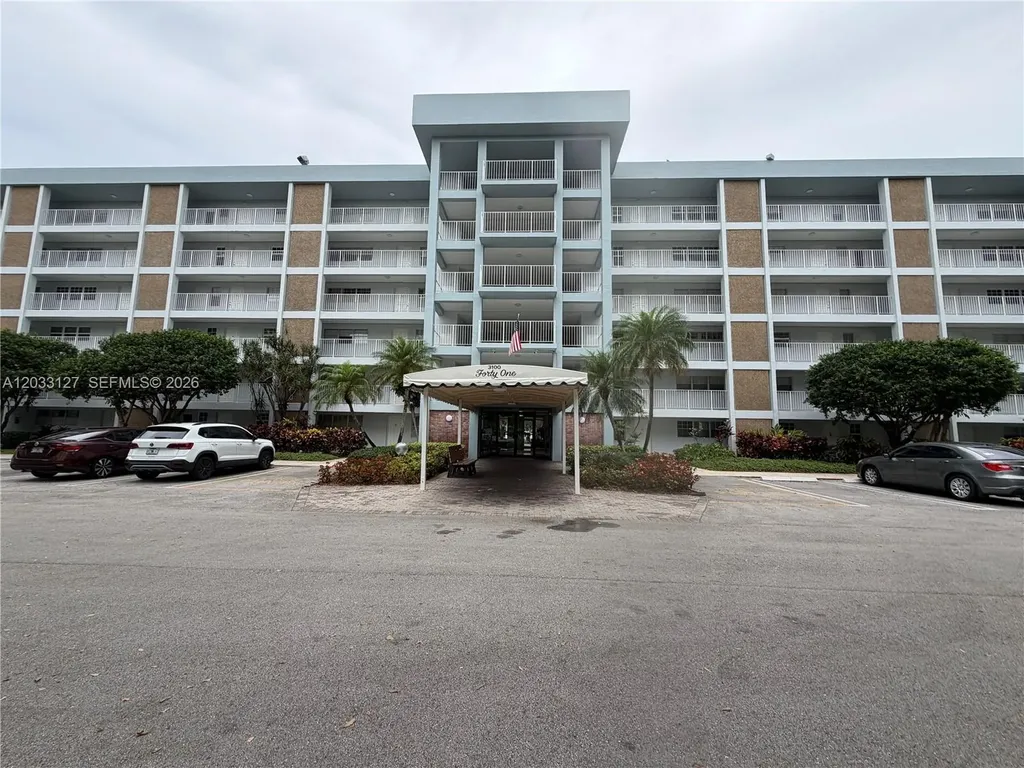 3100 N Course Lane Pompano Beach FL 33069