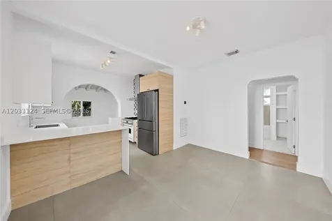 565 NW 44th Street Miami FL 33127