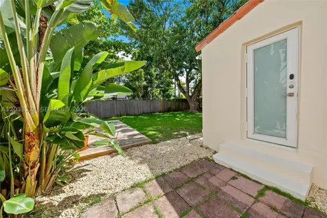565 NW 44th Street Miami FL 33127