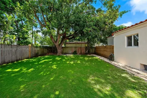 565 NW 44th Street Miami FL 33127