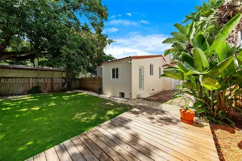 565 NW 44th Street Miami FL 33127