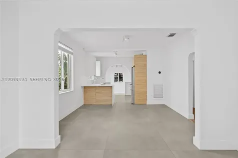 565 NW 44th Street Miami FL 33127