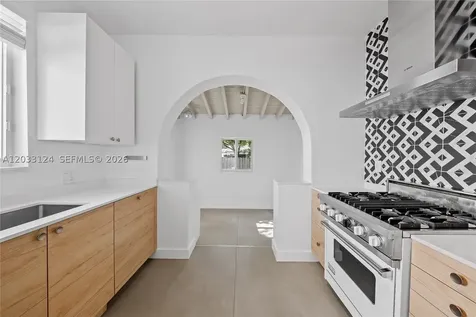 565 NW 44th Street Miami FL 33127