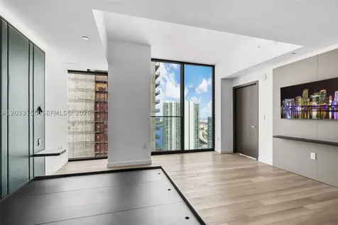 20 NE 11th Street Miami FL 33132