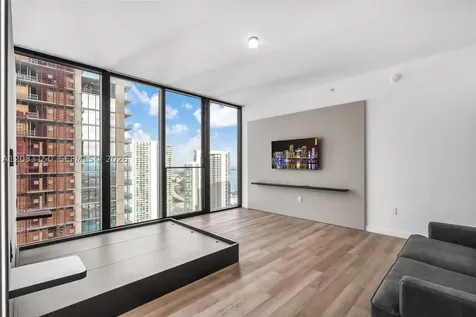 20 NE 11th Street Miami FL 33132