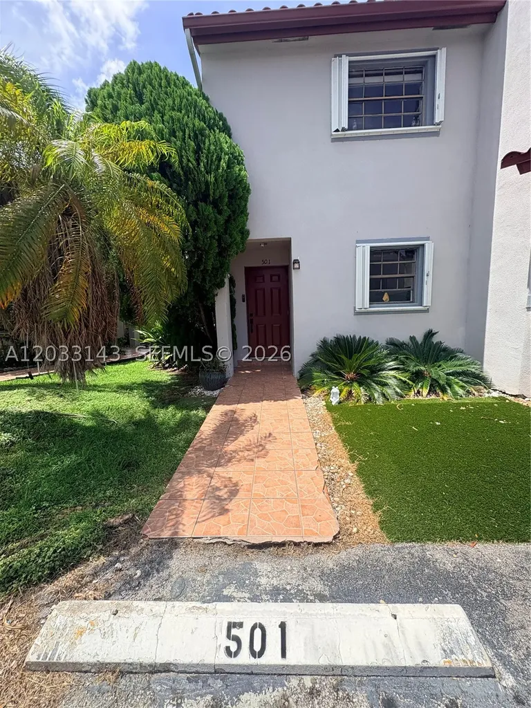 15430 SW 74th Cir Court Miami FL 33193