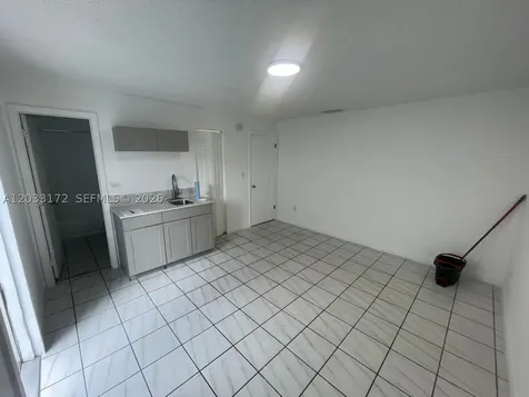 1717 NW 16th Street Miami FL 33125