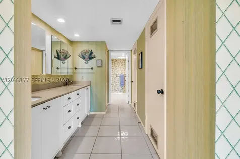 3100 NE 48th Street Fort Lauderdale FL 33308