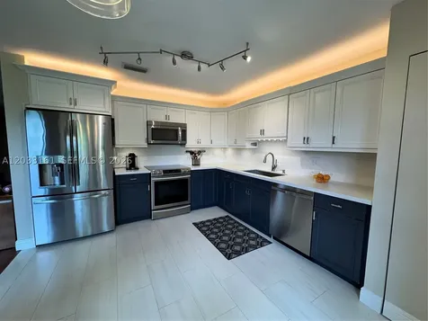 9023 Vineyard Lake Drive Plantation FL 33324