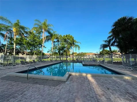9023 Vineyard Lake Drive Plantation FL 33324