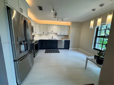 9023 Vineyard Lake Drive Plantation FL 33324