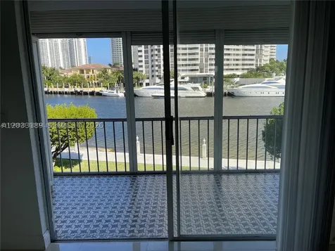 3030 Marcos Drive Aventura FL 33160