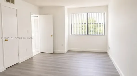 240 W Park Drive Miami FL 33172