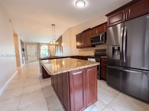 7675 NW 181st Street Hialeah FL 33015