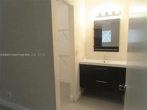 9491 S Palm Circle S Pembroke Pines FL 33025