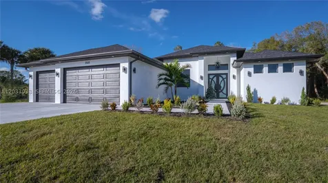 2565 28th Avenue SE Naples FL 34117