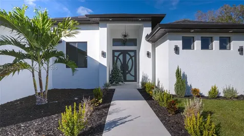 2565 28th Avenue SE Naples FL 34117