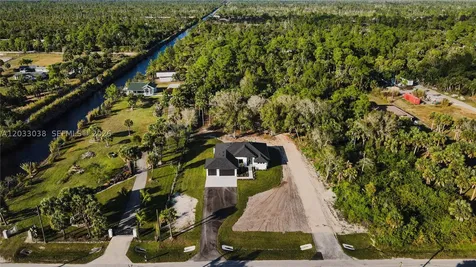 2565 28th Avenue SE Naples FL 34117