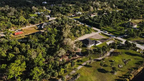 2565 28th Avenue SE Naples FL 34117