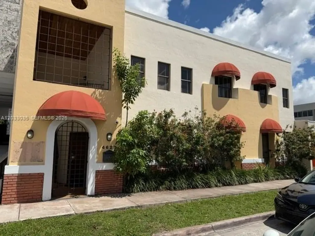 4627 Ponce De Leon Boulevard Coral Gables FL 33146