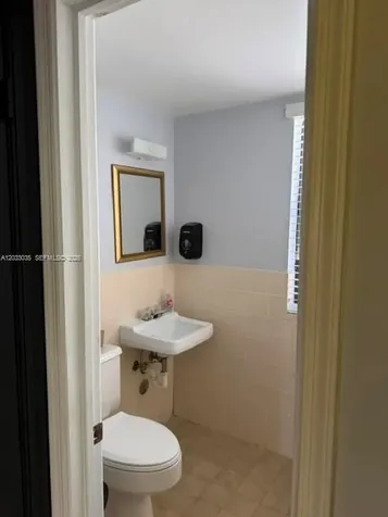 4627 Ponce De Leon Boulevard Coral Gables FL 33146