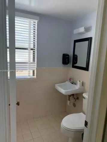 4627 Ponce De Leon Boulevard Coral Gables FL 33146