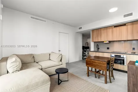 121 NE 5th Street Miami FL 33132