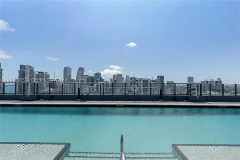 121 NE 5th Street Miami FL 33132