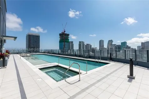 121 NE 5th Street Miami FL 33132