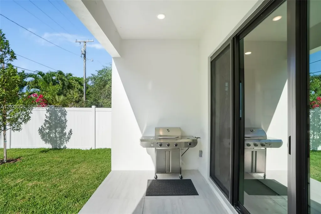 701 SW 17th Street Fort Lauderdale FL 33315