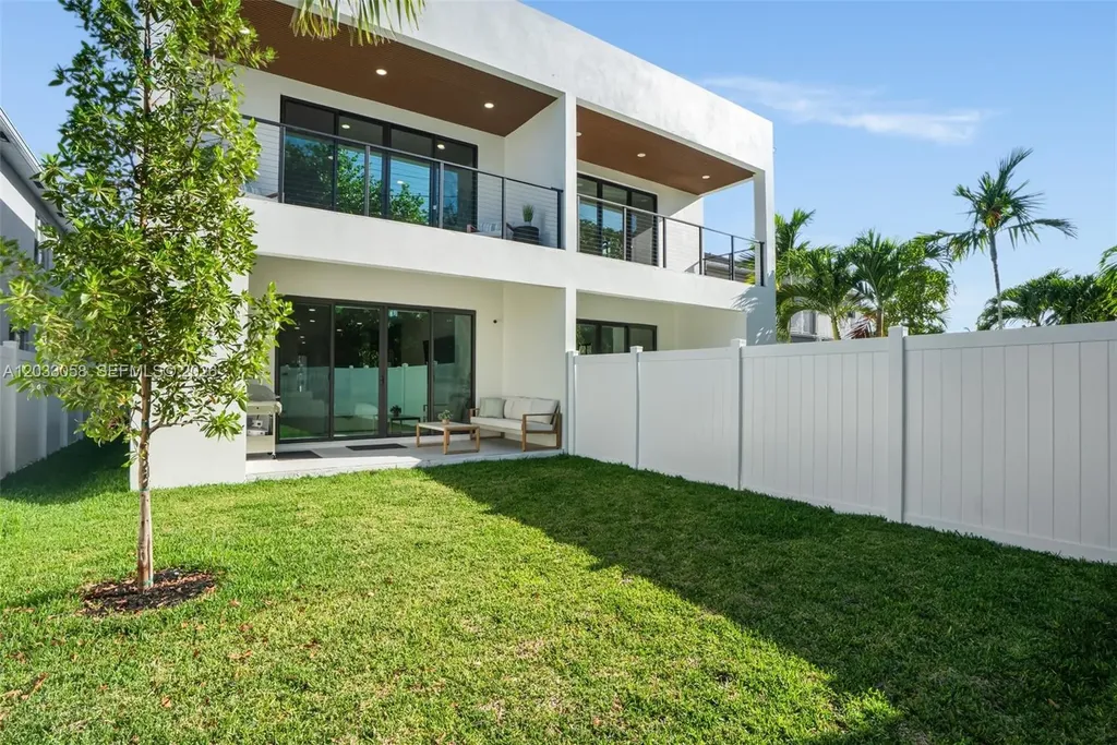 701 SW 17th Street Fort Lauderdale FL 33315