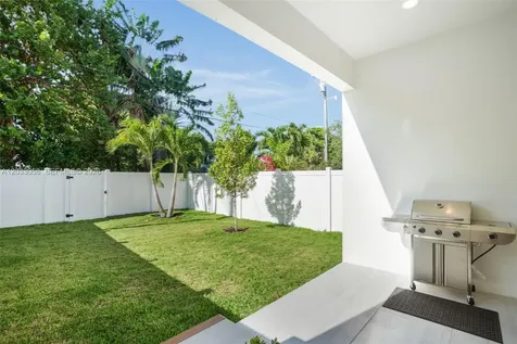701 SW 17th Street Fort Lauderdale FL 33315
