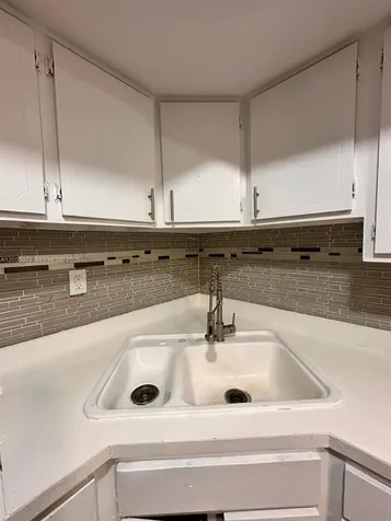 5540 SW 38th Court West Park FL 33023
