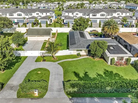 5021 SW 29th Terrace Dania Beach FL 33312
