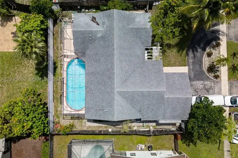 8521 NW 53rd Street Lauderhill FL 33351