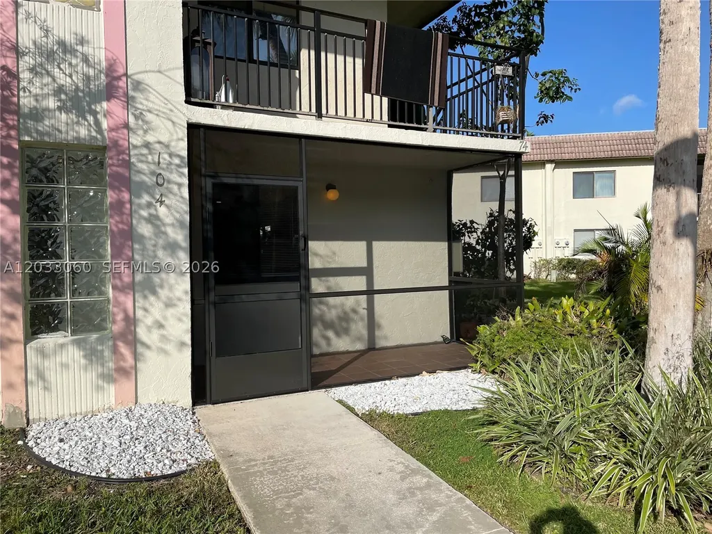 409 Lakeview Drive Weston FL 33326
