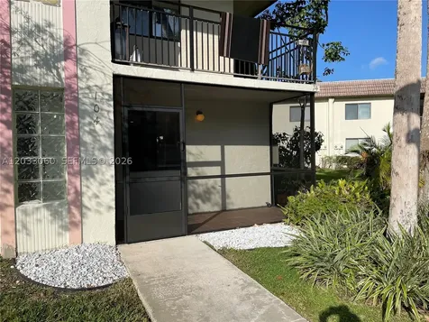 409 Lakeview Drive Weston FL 33326