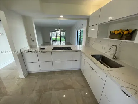 409 Lakeview Drive Weston FL 33326